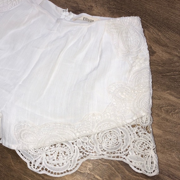 Ellison size small white crochet lace summer short - Picture 2 of 6